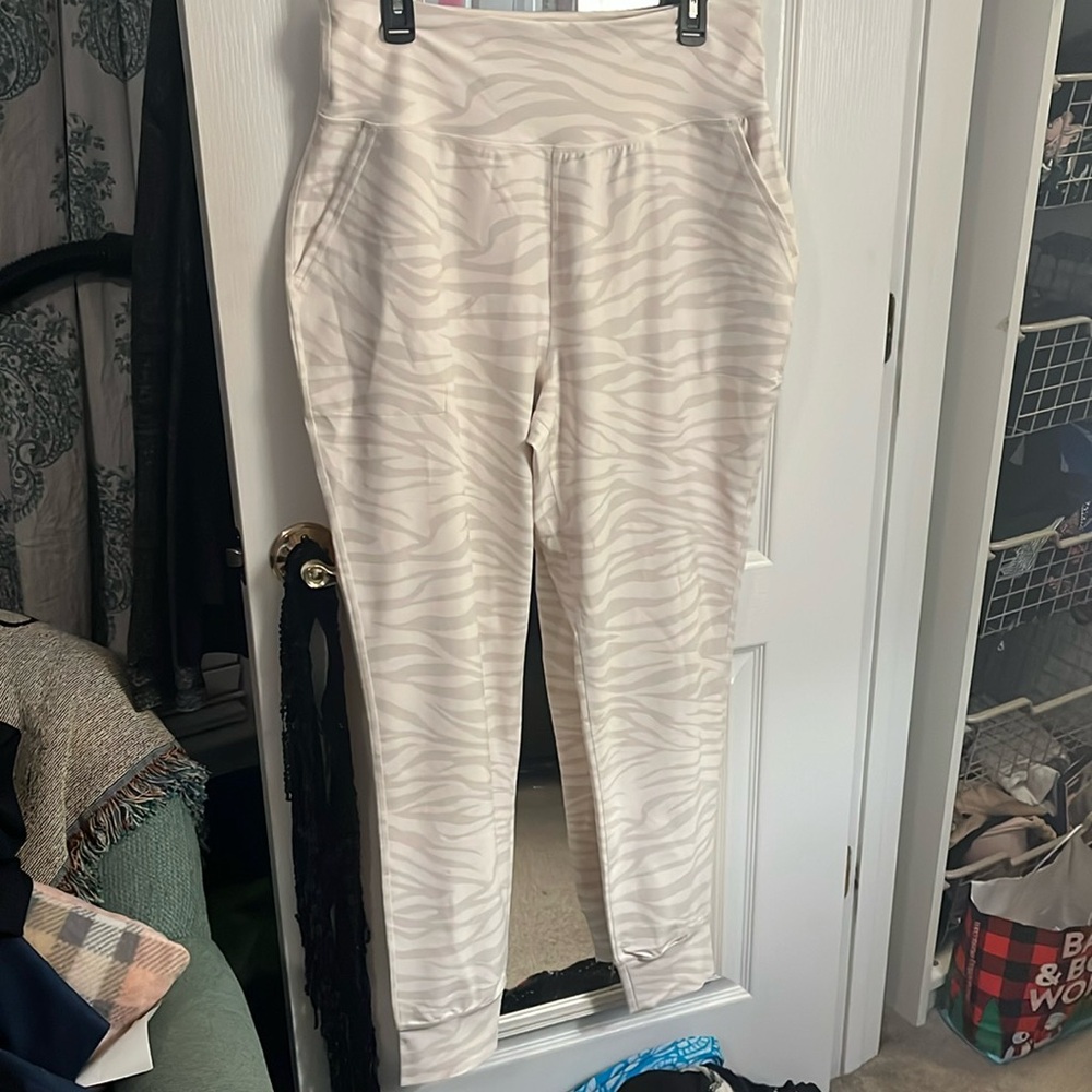 Old navy xl, tall white camo power soft joggers